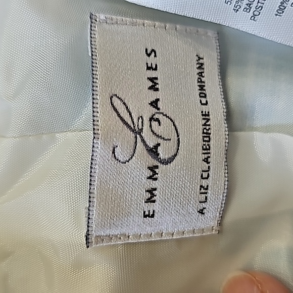EMMA JAMES shacket button down. 55% linen. 45 rayon. Size 12 White With lavender - Picture 8 of 11